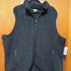 Time and Tru Black Sherpa Vest